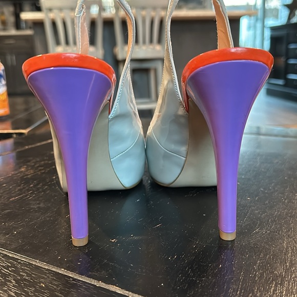 Brand new Guess pumps - Picture 4 of 5